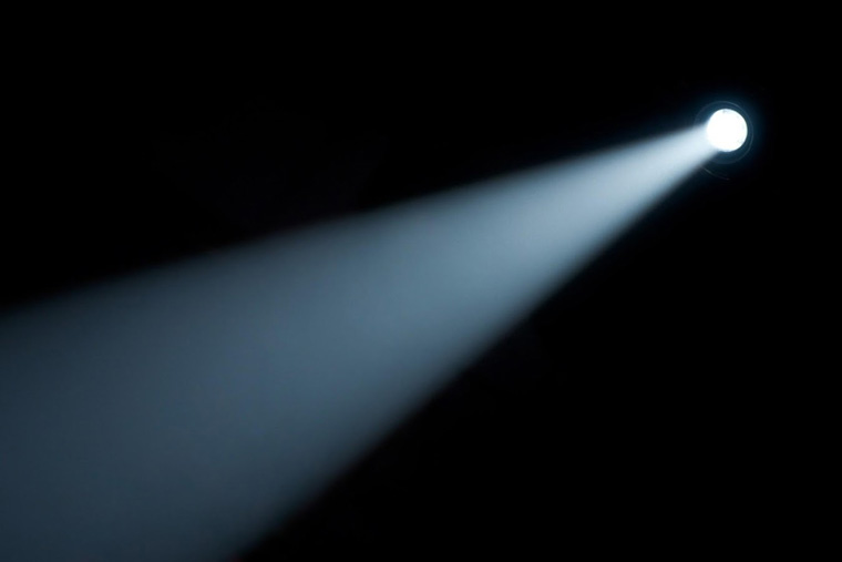 光的衰減是盡頭嗎，光子衰減定律